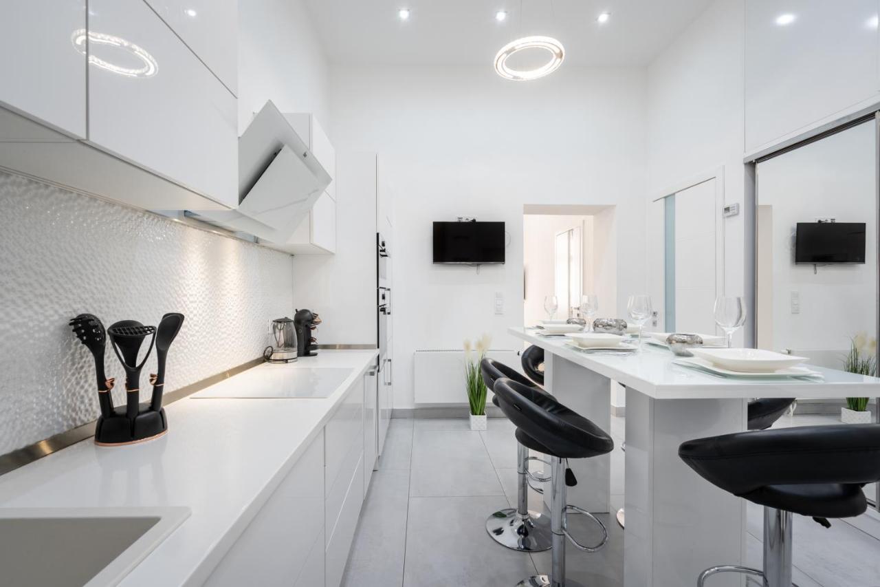 Opera Luxury Apartment With Free Parking Budapest Luaran gambar