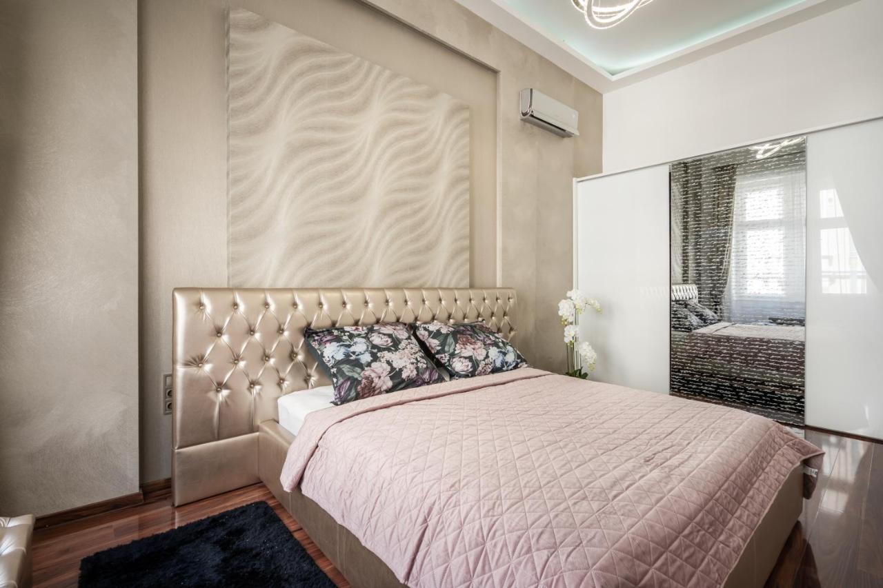 Opera Luxury Apartment With Free Parking Budapest Luaran gambar