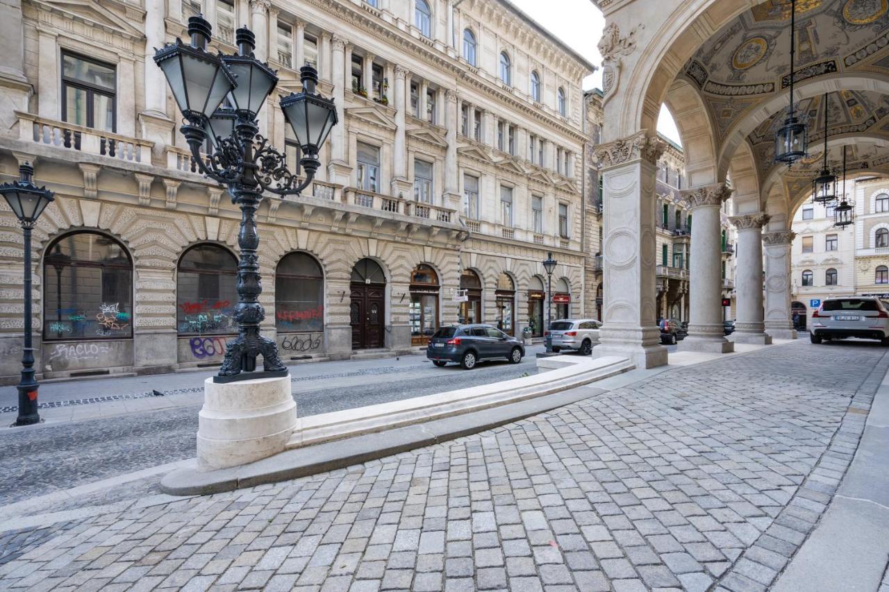 Opera Luxury Apartment With Free Parking Budapest Luaran gambar