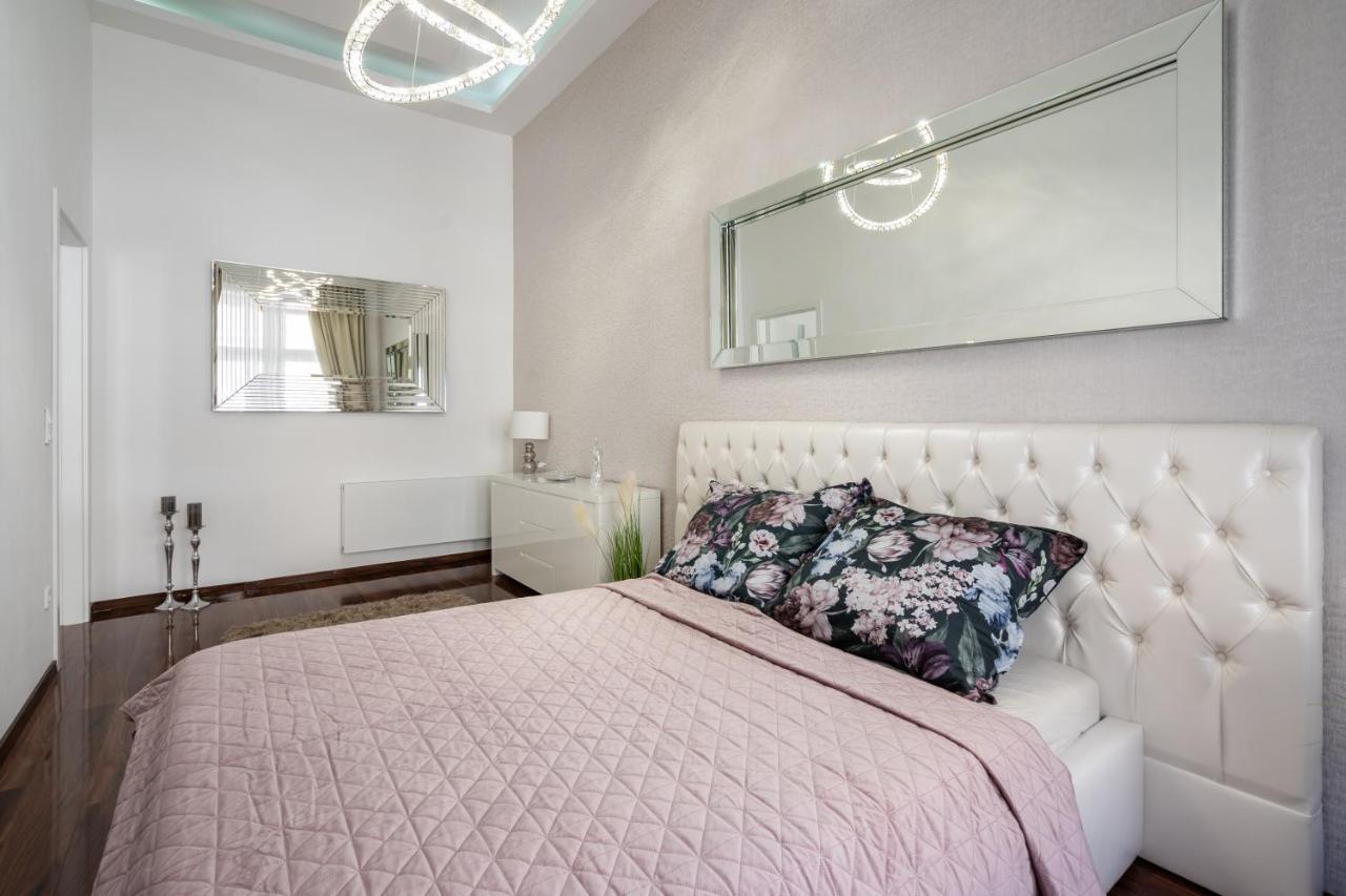 Opera Luxury Apartment With Free Parking Budapest Luaran gambar