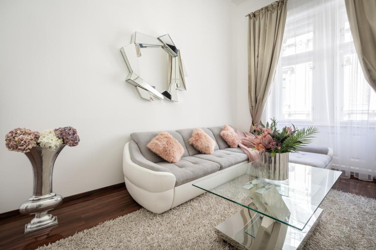 Opera Luxury Apartment With Free Parking Budapest Luaran gambar